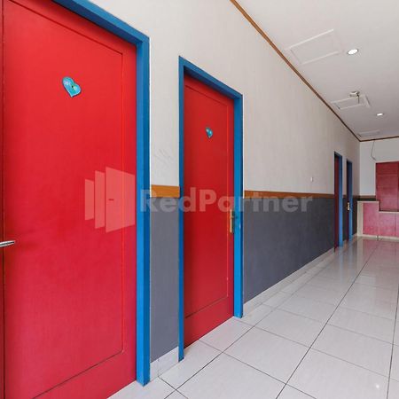 Ian Hotel Jaksa Mitra Reddoorz 雅加达 外观 照片