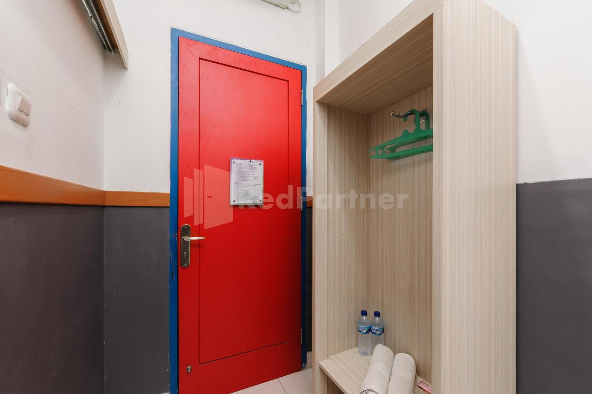 Ian Hotel Jaksa Mitra Reddoorz 雅加达 外观 照片