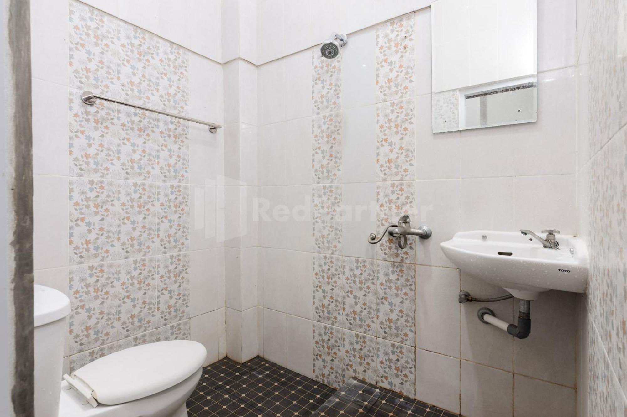 Ian Hotel Jaksa Mitra Reddoorz 雅加达 外观 照片