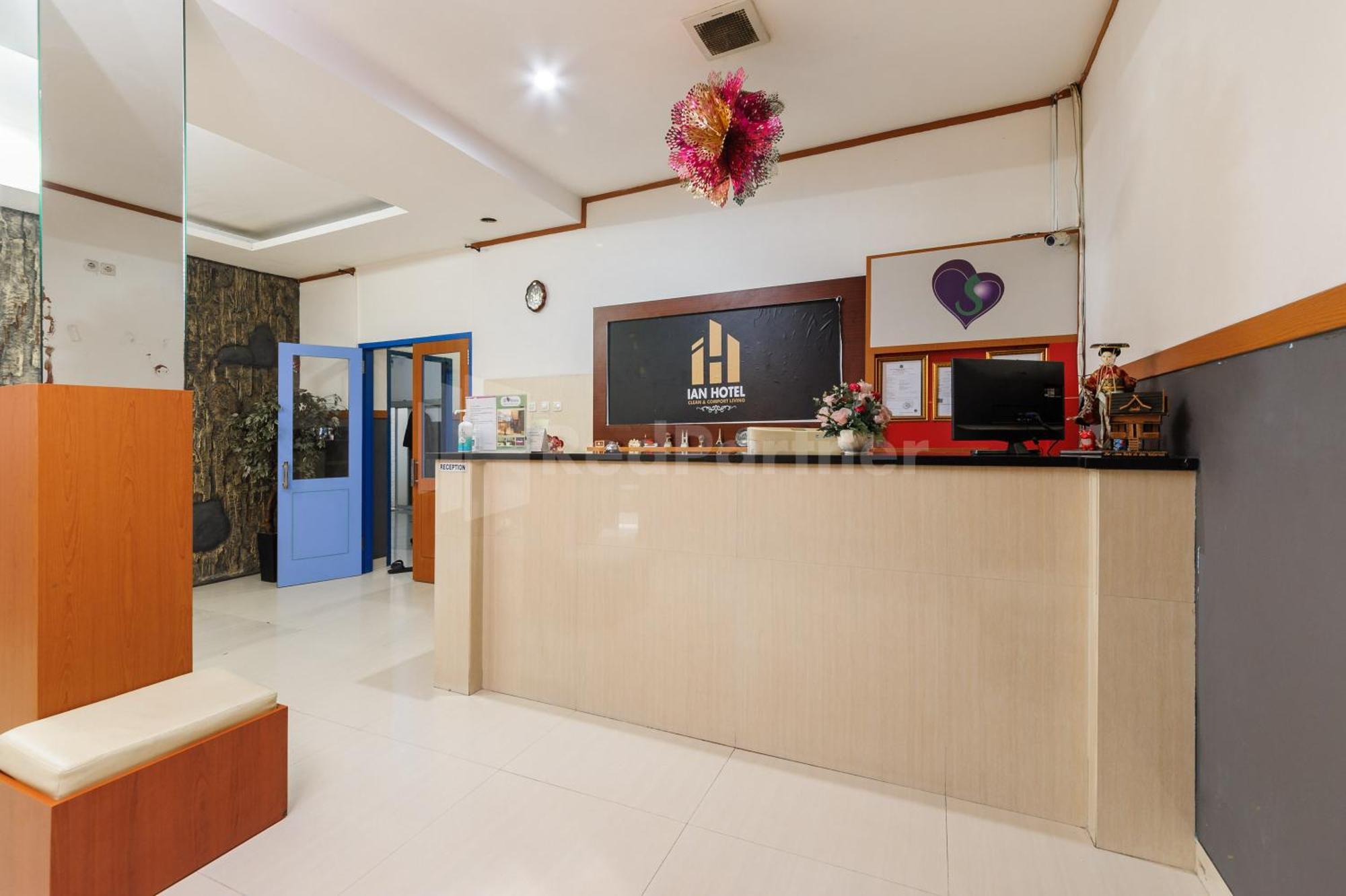Ian Hotel Jaksa Mitra Reddoorz 雅加达 外观 照片