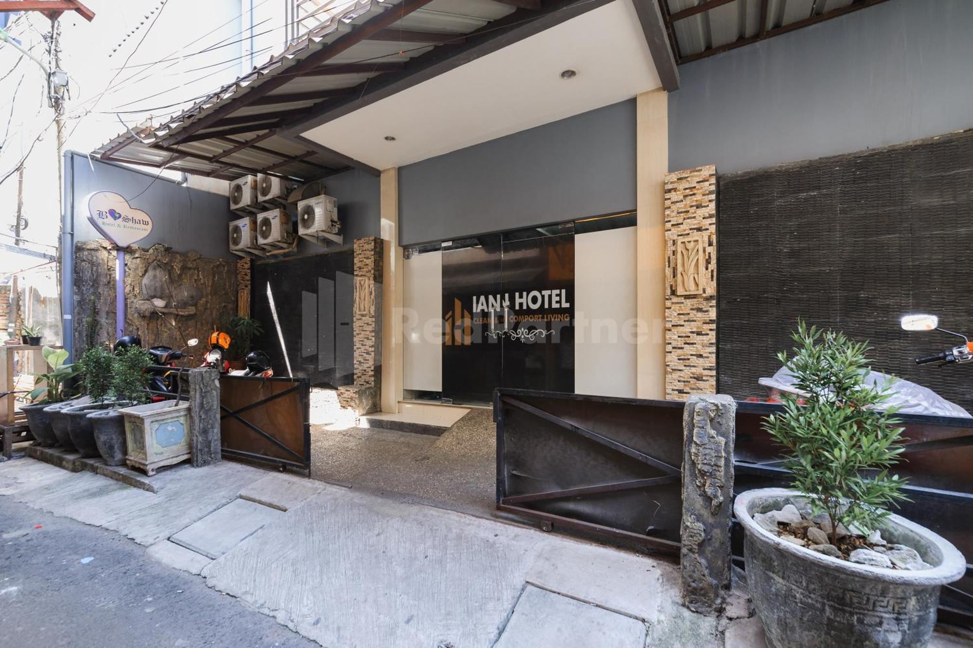 Ian Hotel Jaksa Mitra Reddoorz 雅加达 外观 照片