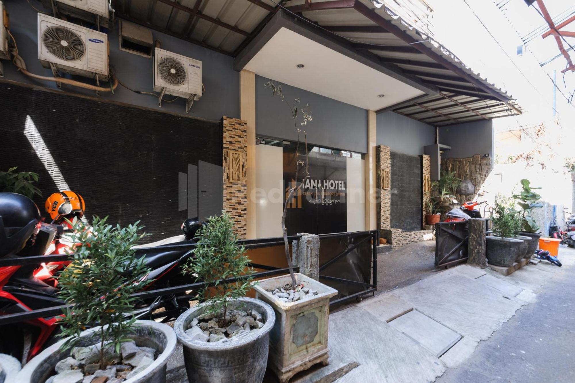 Ian Hotel Jaksa Mitra Reddoorz 雅加达 外观 照片