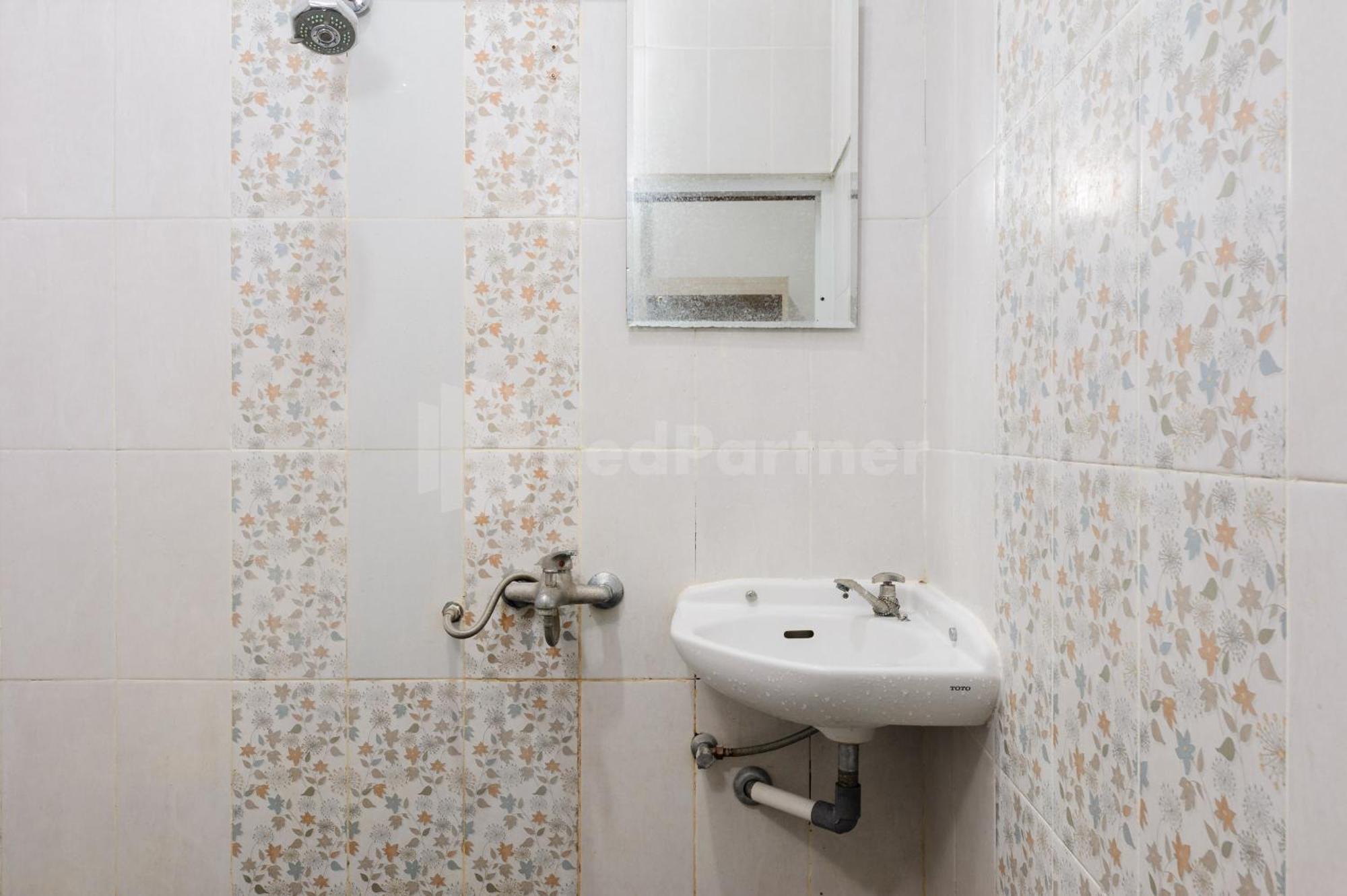 Ian Hotel Jaksa Mitra Reddoorz 雅加达 外观 照片